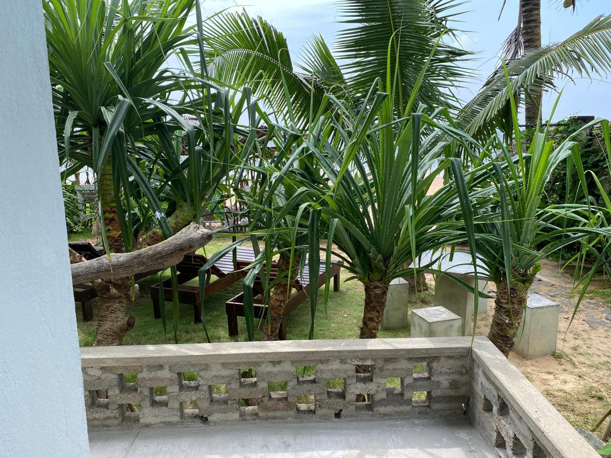 Mirage Beach House At Morava Court Hikkaduwa Exterior photo