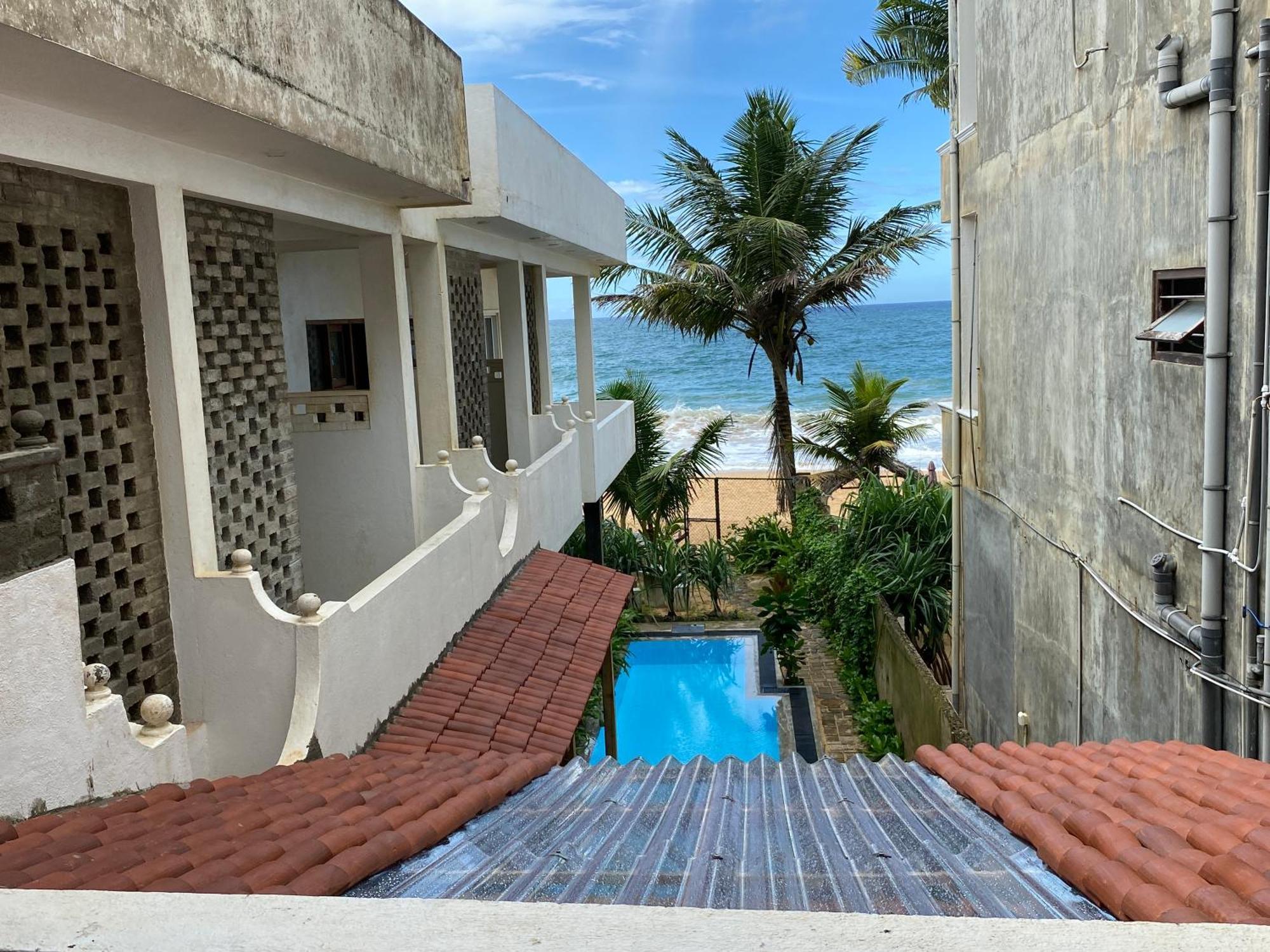 Mirage Beach House At Morava Court Hikkaduwa Exterior photo