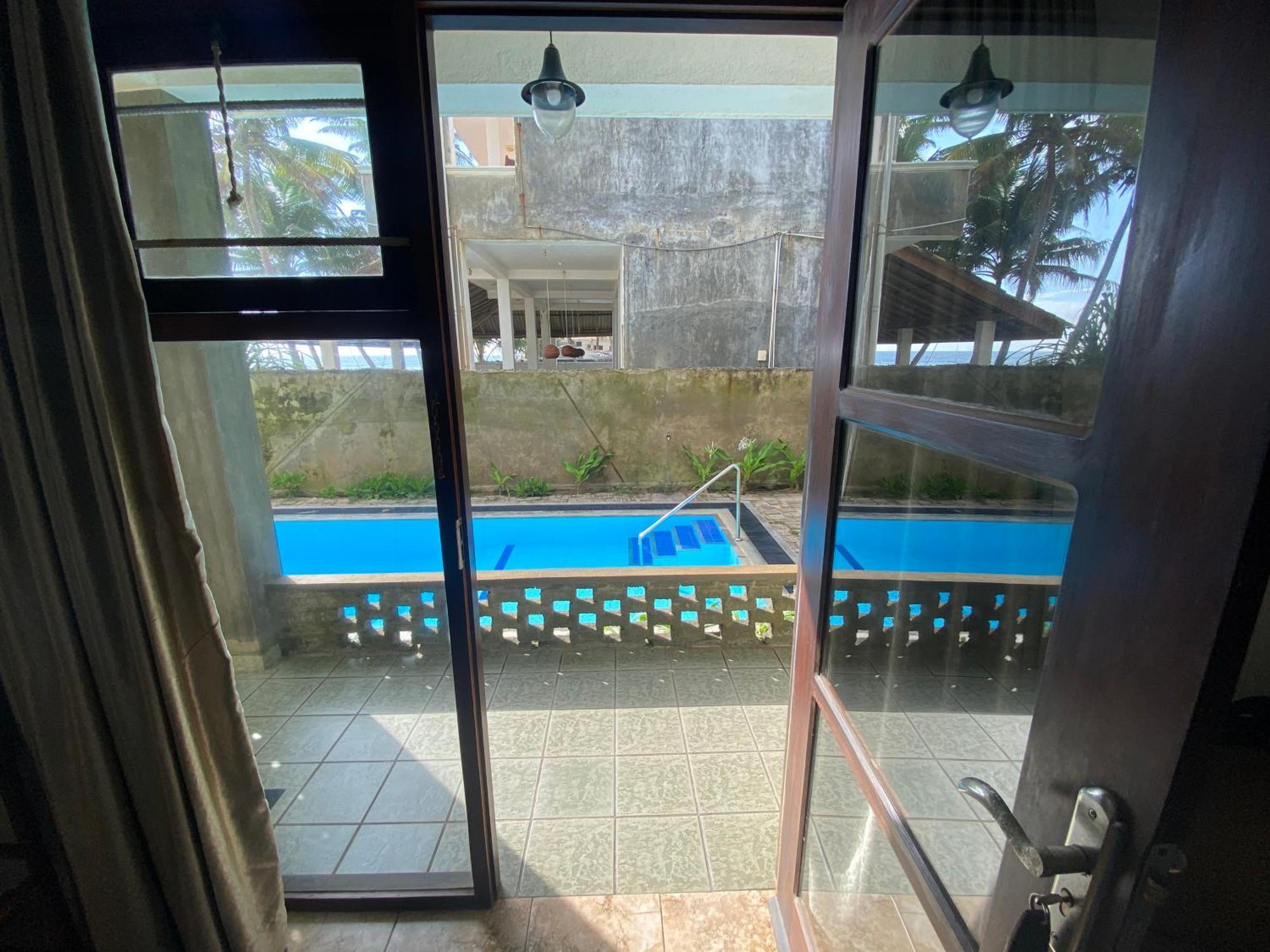 Mirage Beach House At Morava Court Hikkaduwa Exterior photo